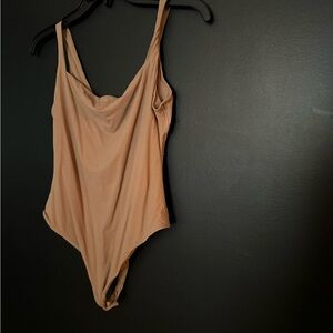 NWOT SKIMS First everybody square neck bodysuit size Large in Sienna